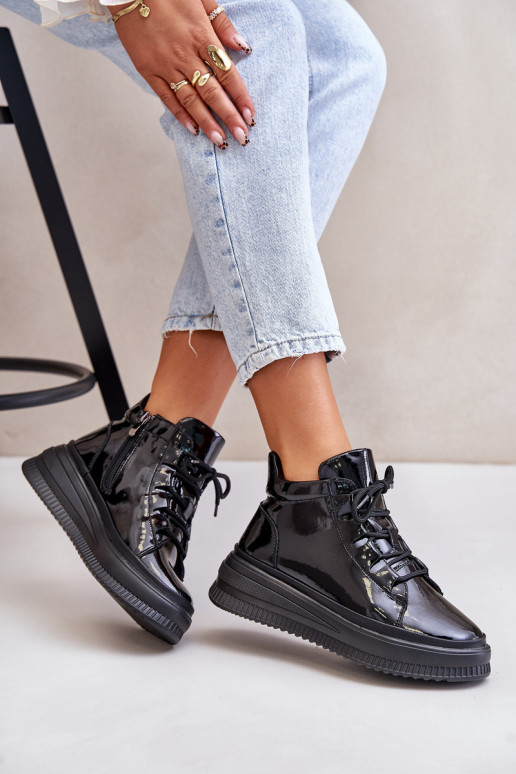 Artiker MELNI AR LAKA EFEKTU