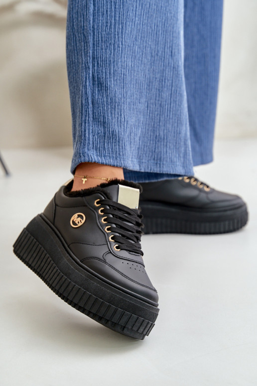 Sporta apavi ar siltinājumu un...