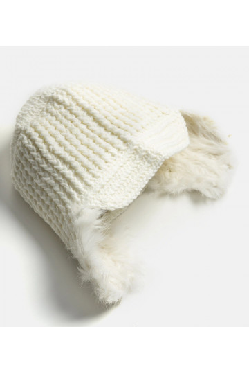 Balta cepure ar ausu...