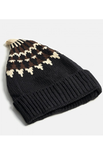 Melna cepure ar Abner rakstiem