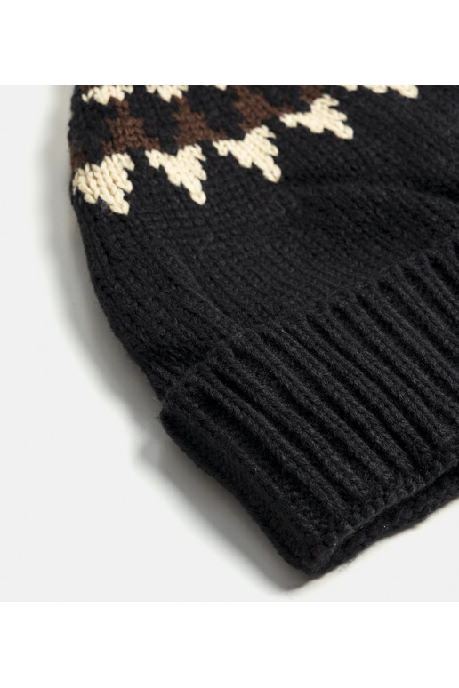 Melna cepure ar Abner rakstiem