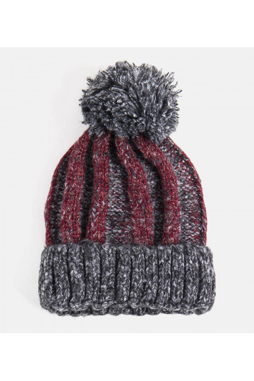 Melna Cormil pompon cepure