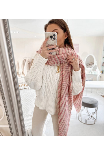 Nyomi rozā šalle 2