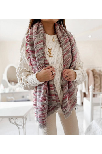 Nyomi purpura šalle