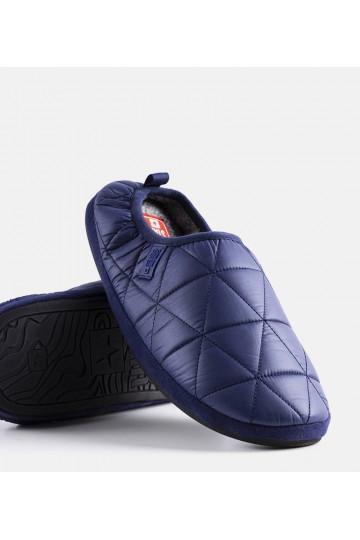 Tumši zilas izolētas čības... 2