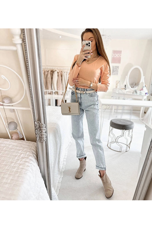 Rozā Langlais blūze ar V veida kakla... Rozā Langlais blūze ar V veida kakla...