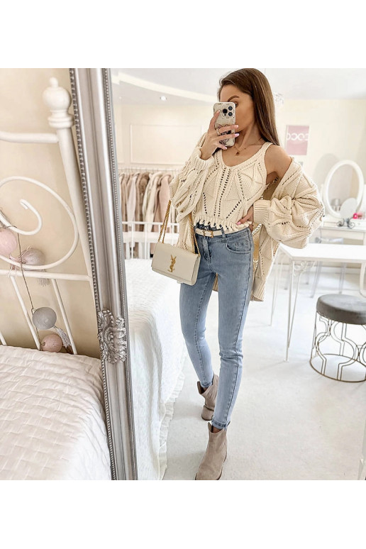 Viegli džinsi ar augstu jostasvietu...