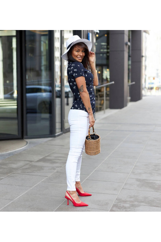 Tumši zils sieviešu krekls ar īsām... Tumši zils sieviešu krekls ar īsām...