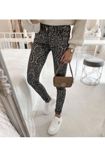 Alia melnas un grafīta...