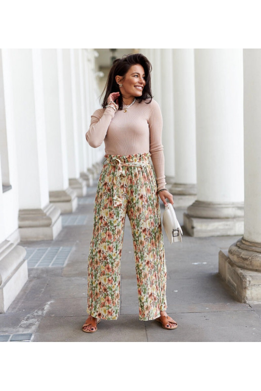 Bēšas sieviešu platas kroku bikses...