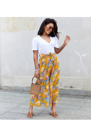 Dzeltenas sieviešu platas...