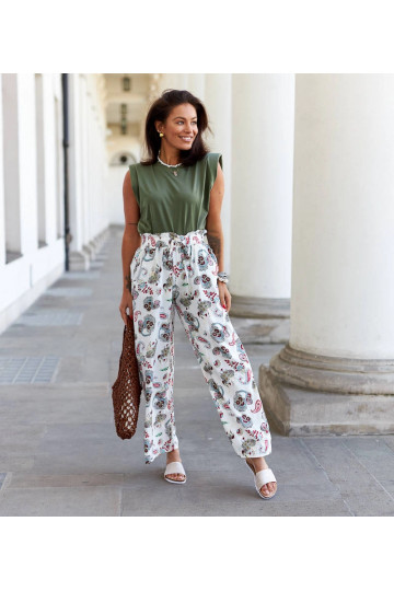 Baltas puķainas platas...