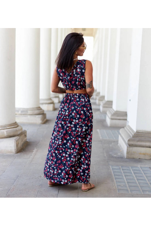 Navy ziedu tops un svārku komplekts... Navy ziedu tops un svārku komplekts...