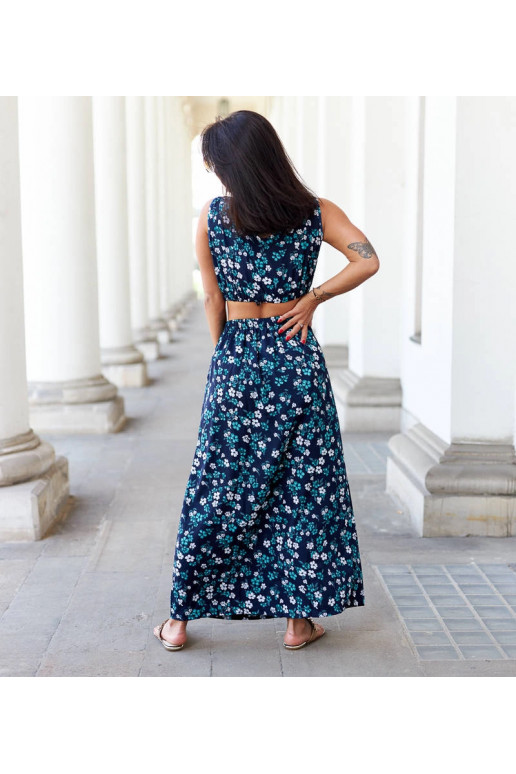 Tumši zils tops un svārku komplekts... Tumši zils tops un svārku komplekts...