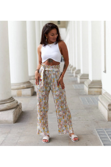 Burgundijas ziedu kroku...