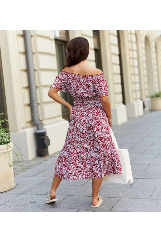 Sarkans komplekts ar topiņu un midi... Sarkans komplekts ar topiņu un midi...