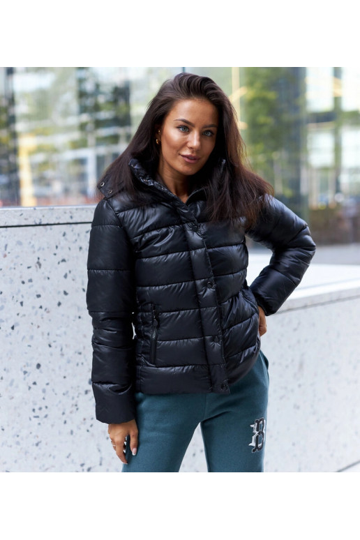 Melna spīdīga Bertas jaka Melna spīdīga Bertas jaka