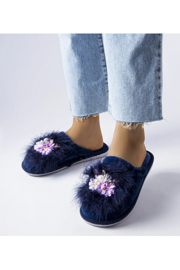 Tumši zilas siltas čības ar...