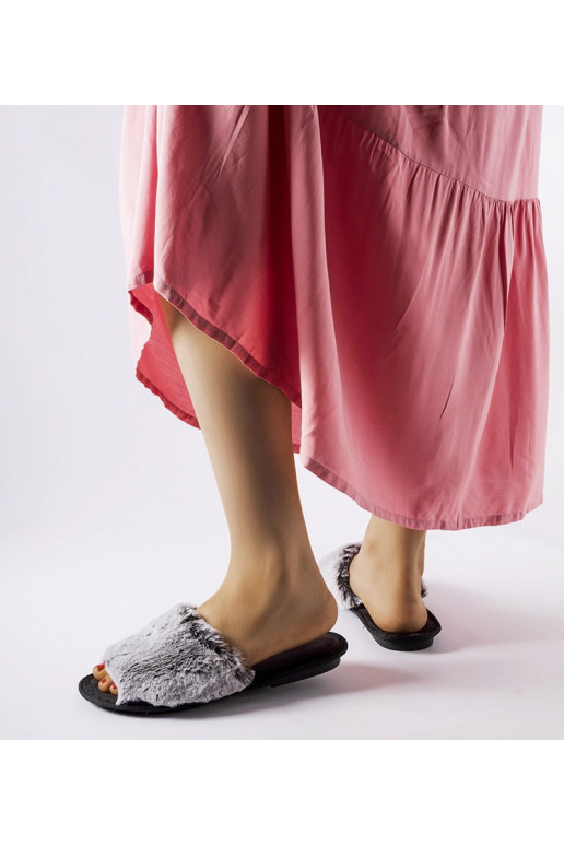 Melnas čības ar pelēku kažokādu INBLU