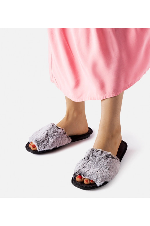 Melnas čības ar pelēku kažokādu INBLU