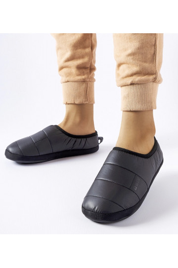 Melnas izolētas čības Big...