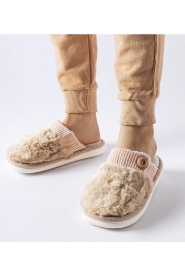 Bēšas siltinātas čības...