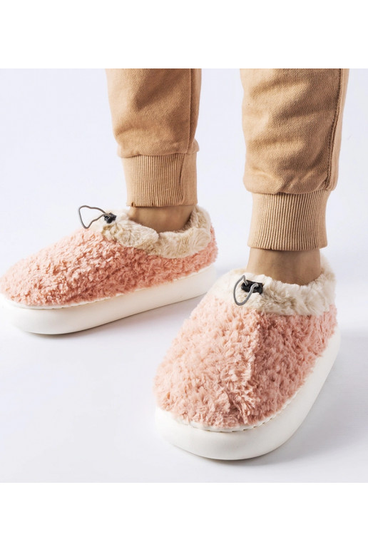 Rozā siltas čības ar slēgtu papēdi... Rozā siltas čības ar slēgtu papēdi...