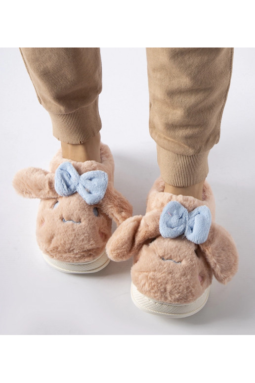 Rozā siltas čības ar ausīm un banti... Rozā siltas čības ar ausīm un banti...