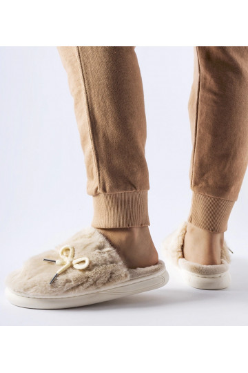 Bēšas čības ar dekoratīvu... 2