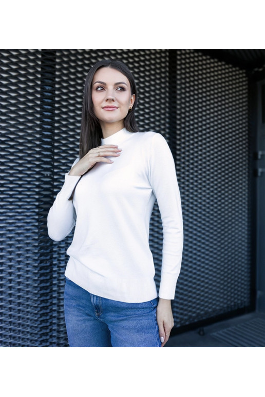 Balts klasisks brīvs džemperis no Essana Balts klasisks brīvs džemperis no Essana