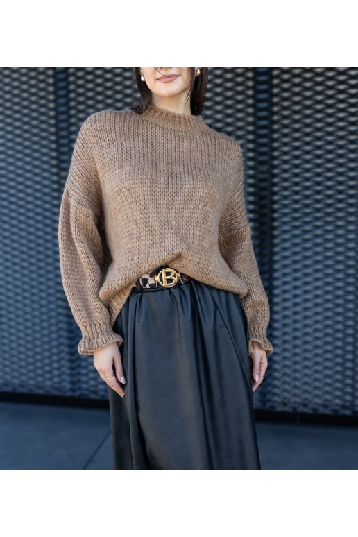 Melni gari svārki rotāti ar jostiņu...