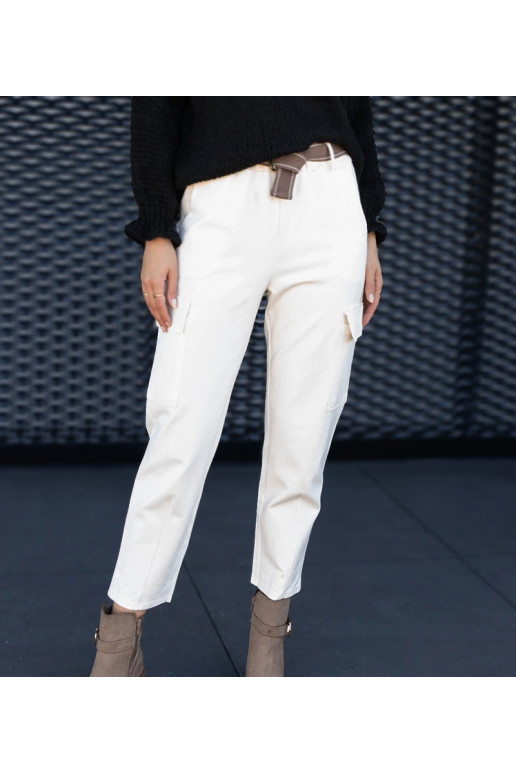 Nuala baltas cargo bikses ar ielāpu...