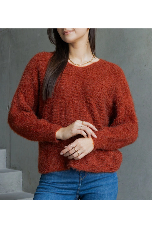 Sarkans Neveri V veida kakla... Sarkans Neveri V veida kakla...