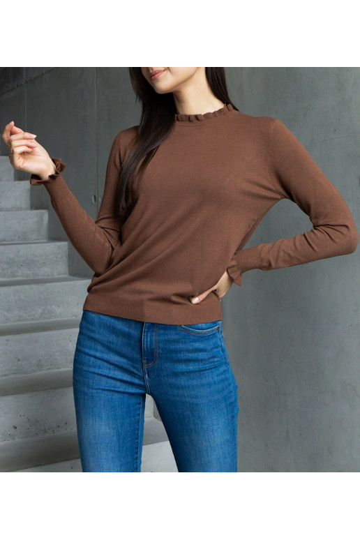 Brūns mīksts džemperis, dekorēts ar... Brūns mīksts džemperis, dekorēts ar...