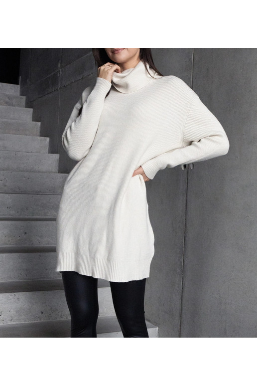 Gars balts mīksts džemperis ar... Gars balts mīksts džemperis ar...