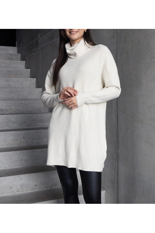 Gars balts mīksts džemperis ar... Gars balts mīksts džemperis ar...