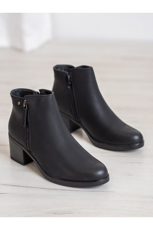 puszābaki ar papēdi