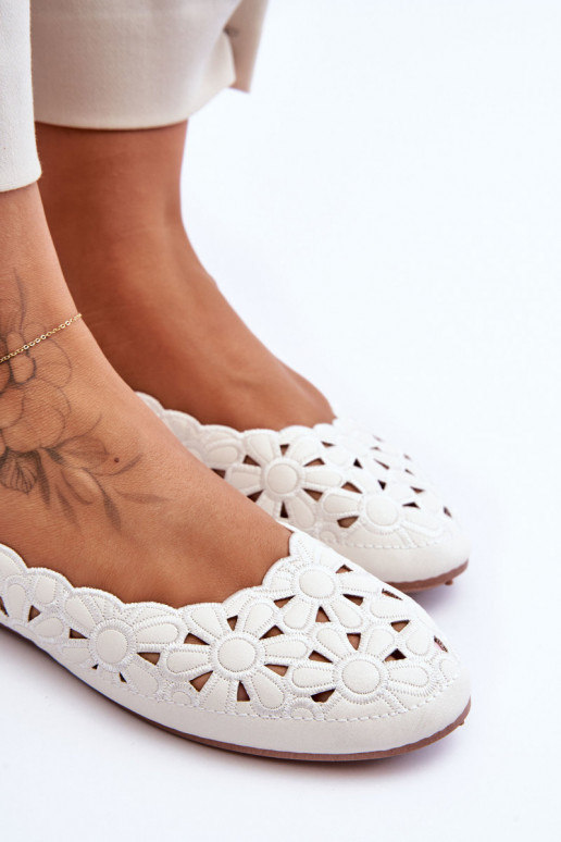 Spīdīgi ažūra apavi baltas krāsas Visionary