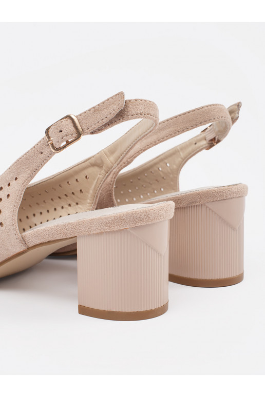 Ziloņkaula krāsas kurpes 