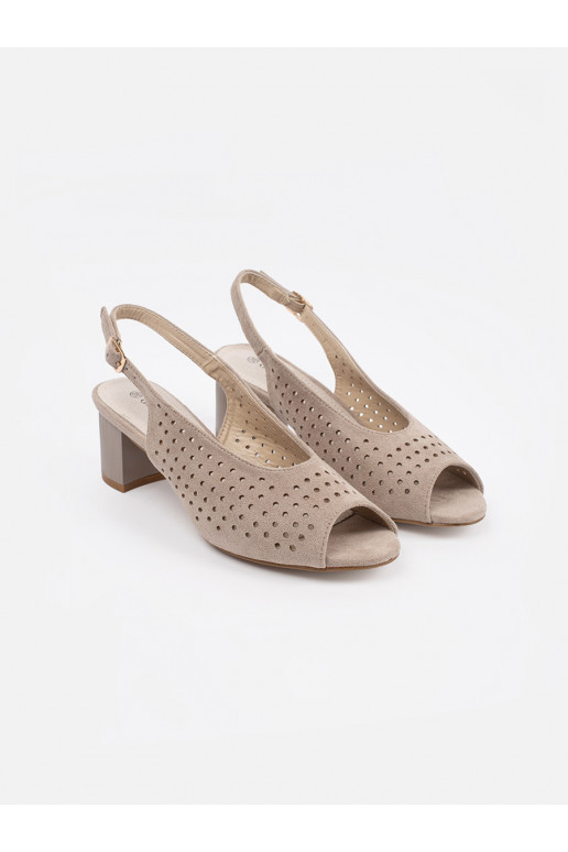 smilšu krāsas kurpes 