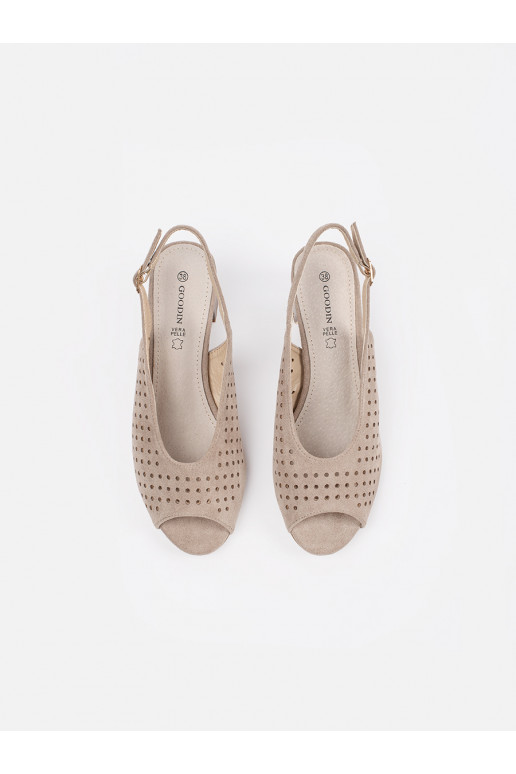 smilšu krāsas kurpes 