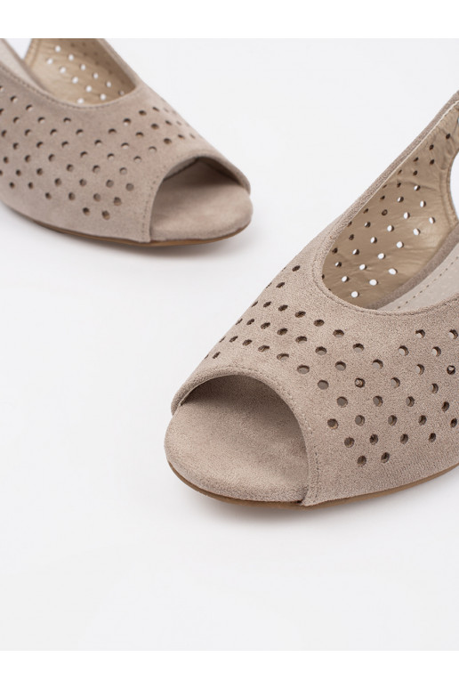 smilšu krāsas kurpes 