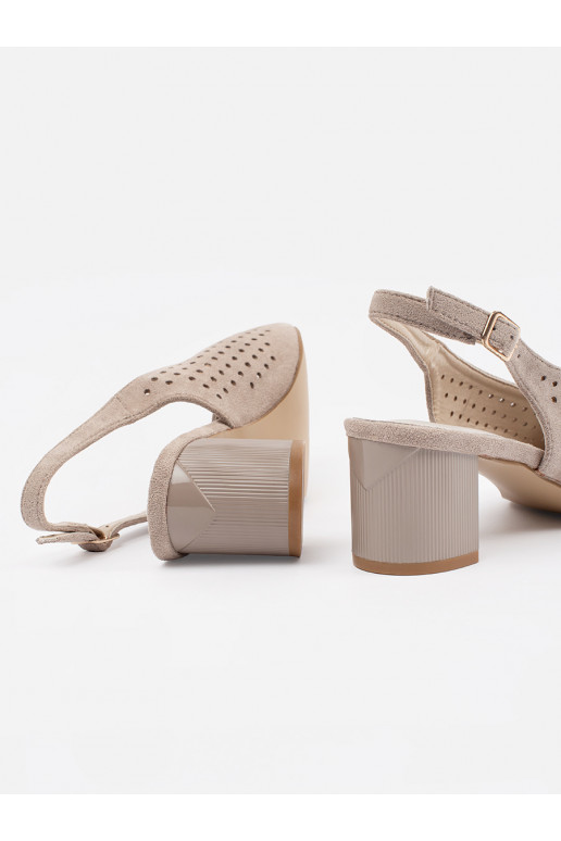 smilšu krāsas kurpes 