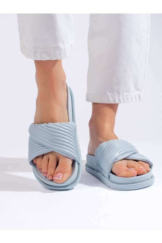 Zilas krāsas čības