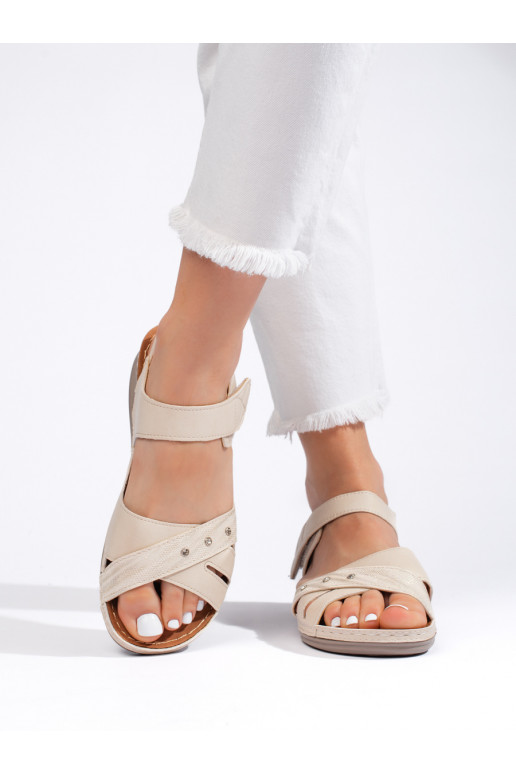 smilšu krāsas kurpes ar platformu