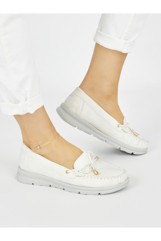 baltas krāsas ērti mokasīni no eko ādas