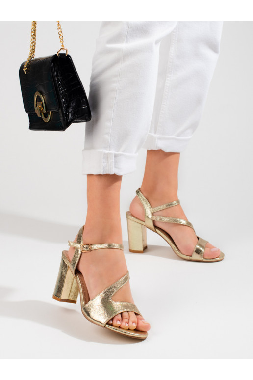 Eleganta stila kurpes  uz papēža  Eleganta stila kurpes  uz papēža