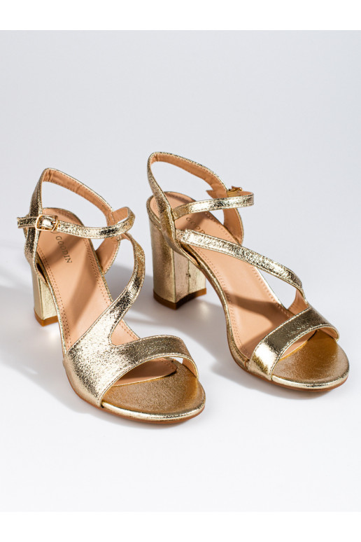 Eleganta stila kurpes  uz papēža  Eleganta stila kurpes  uz papēža