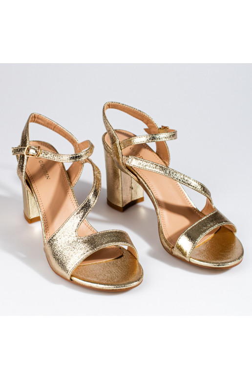 Eleganta stila kurpes  uz papēža  Eleganta stila kurpes  uz papēža