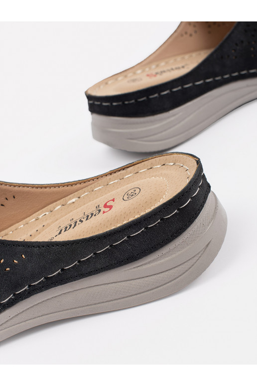 Melns čības    Melns čības